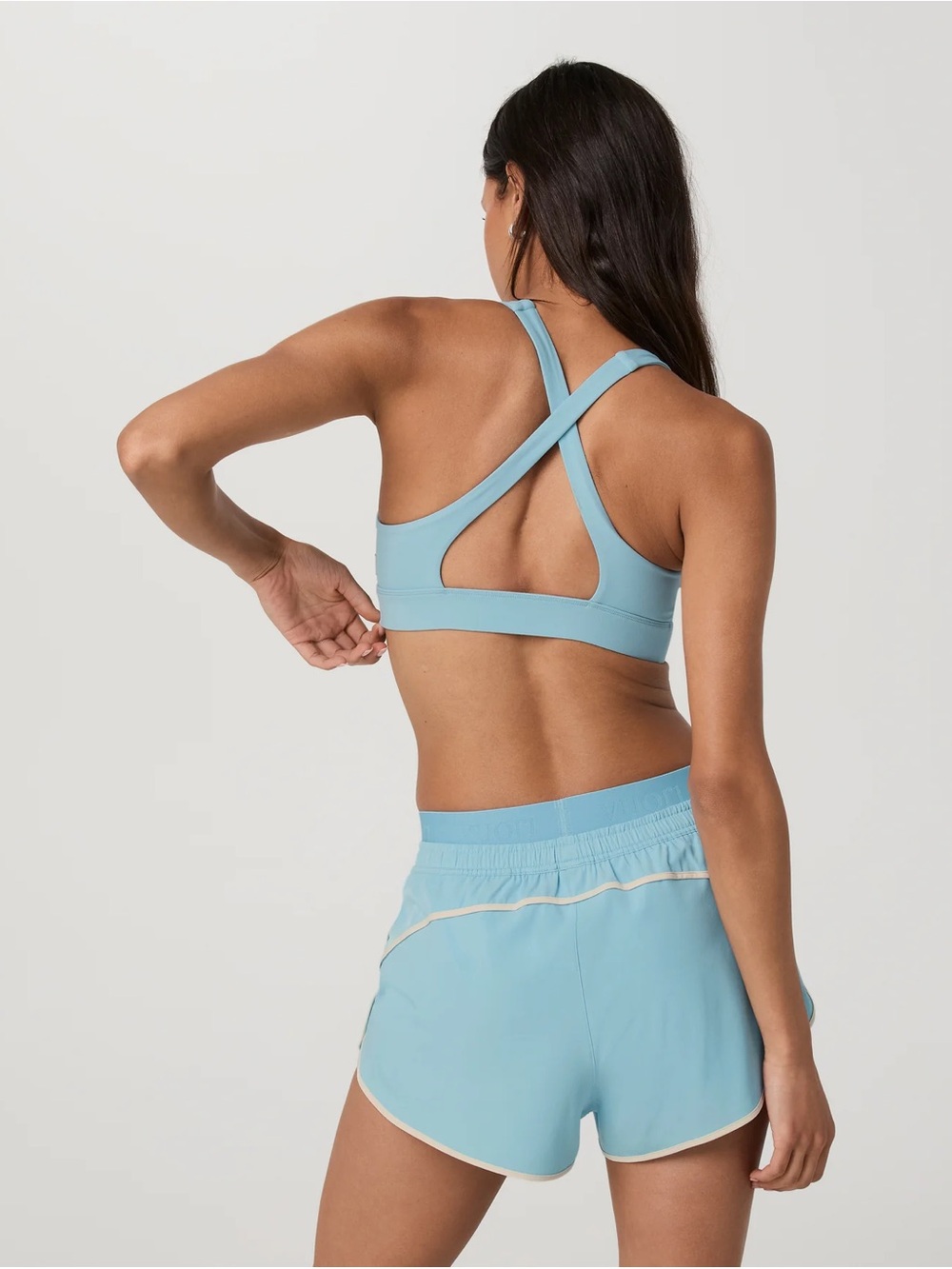Vuori Daily Form Sports Bra in Sea Folly Size Medium - Picture 2 of 6